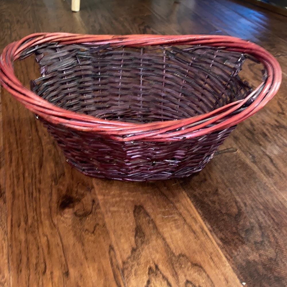 Woven basket side carry handles red mahogany dark walnut size approx 15” x 12”​ - Picture 4 of 13